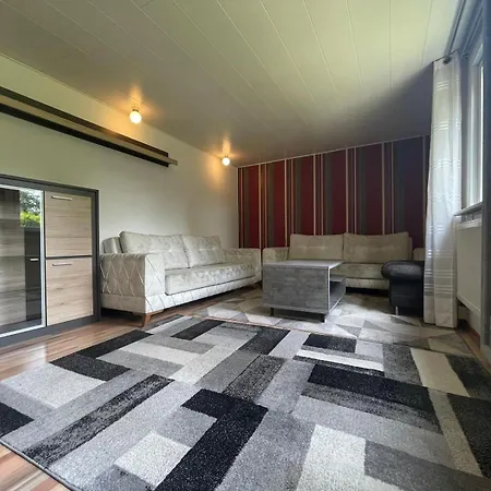 Hébergement de vacances Mainz Kleines Haus Mit Garten Grill Wiesbaden