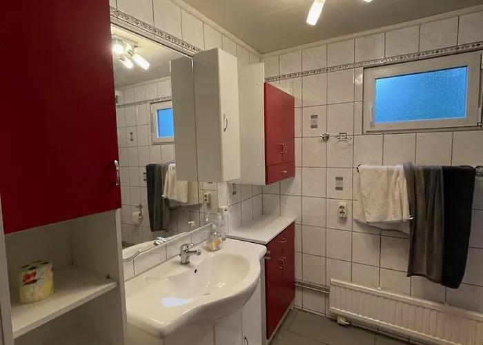 Mainz Kleines Haus Mit Garten Grill ヴィースバーデン